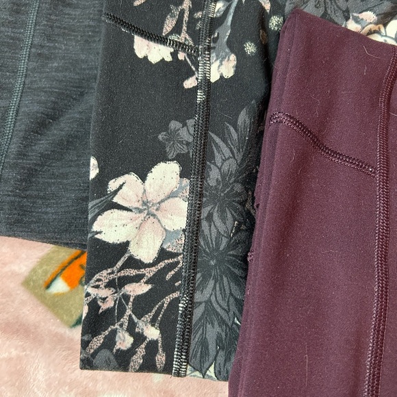 Victoria Secret Legging Lot; SMALL/TALL - Picture 6 of 8